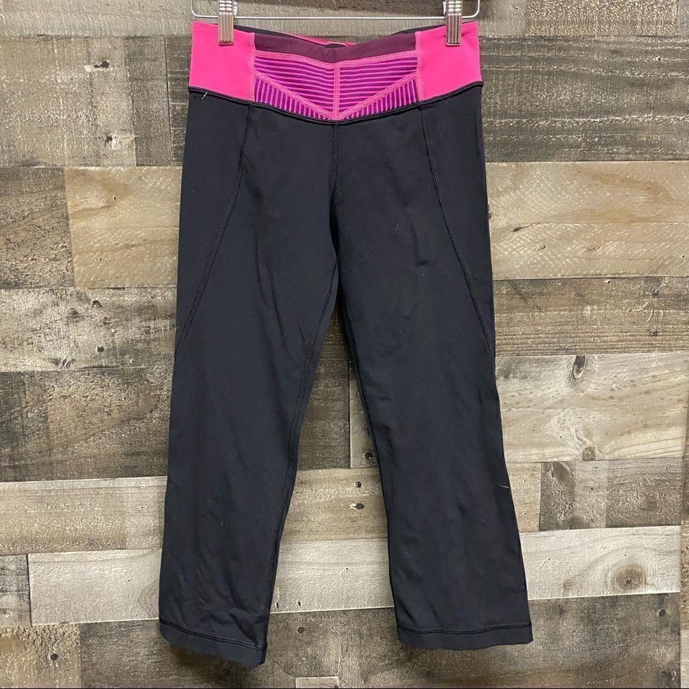 Lululemon cropped leggings black and pink no size tag - Picture 4 of 4
